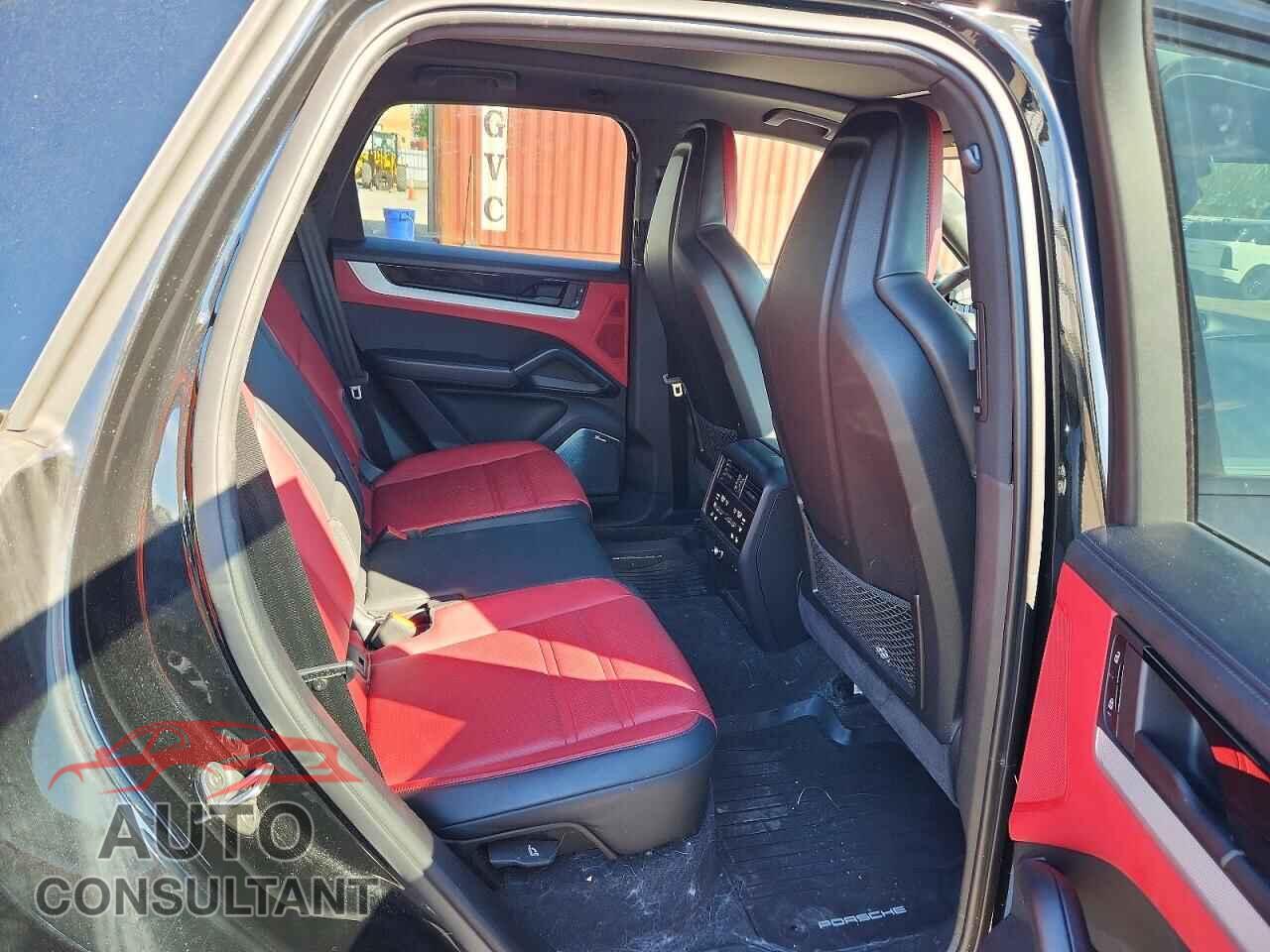 PORSCHE CAYENNE 2024 - WP1AA2AY5RDA01456