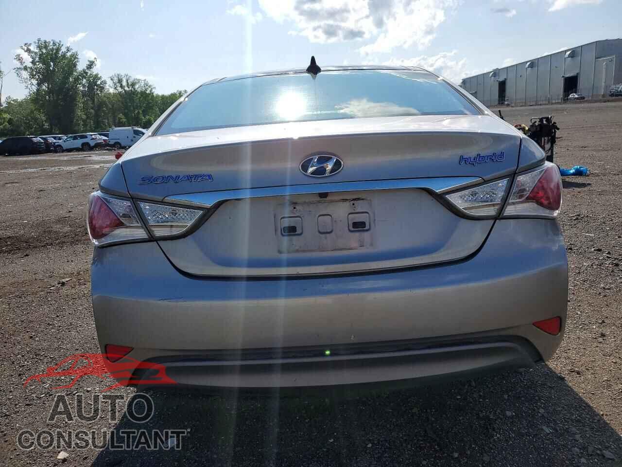 HYUNDAI SONATA 2011 - KMHEC4A40BA002667