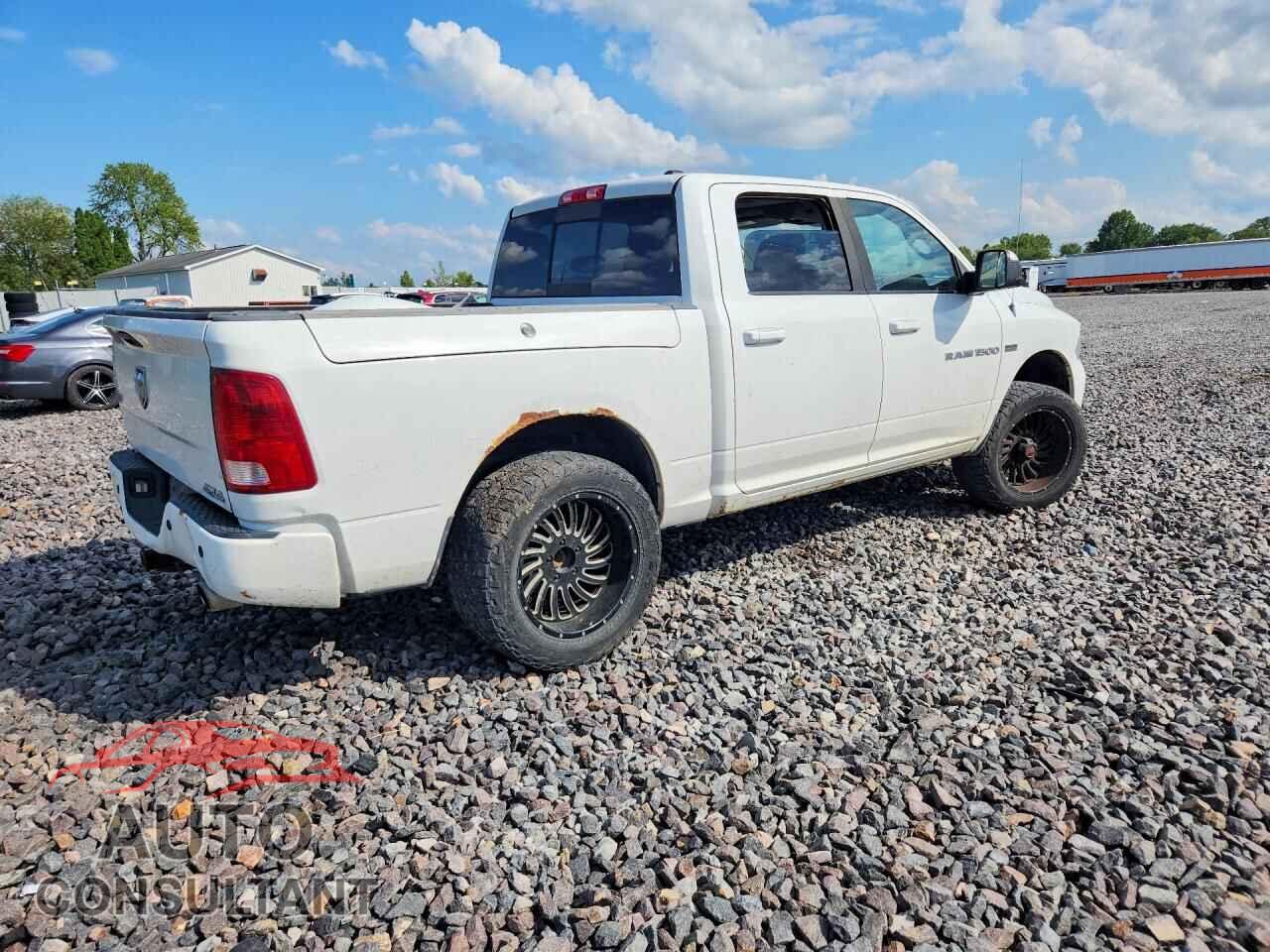 DODGE RAM 1500 2015 - 1C6RD7MT9CS131954
