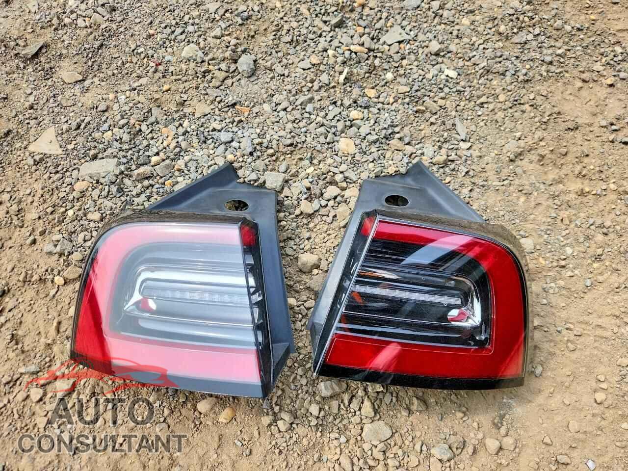 TESLA MODEL 3 2022 - 5YJ3E1EA4NF298843