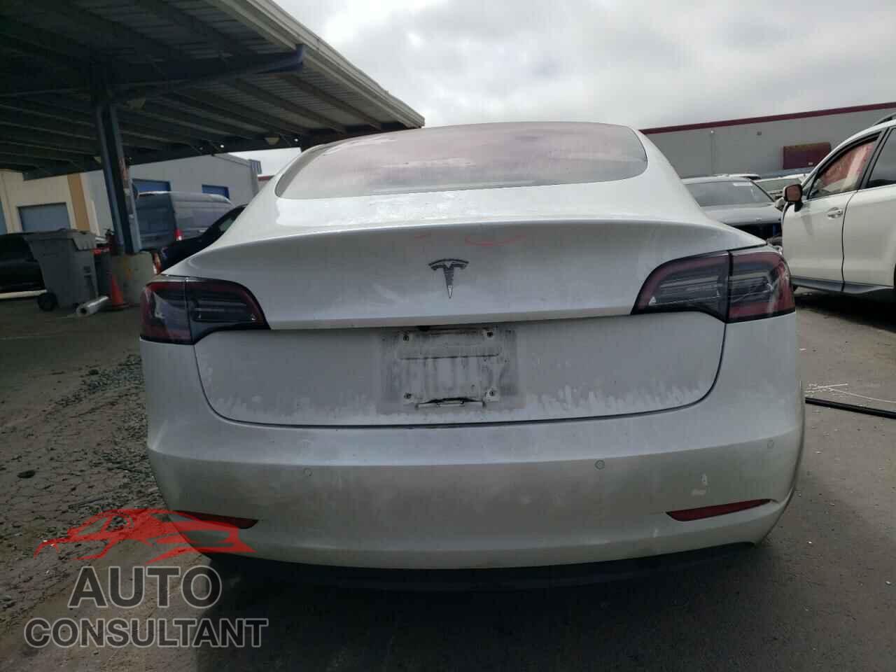 TESLA MODEL 3 2018 - 5YJ3E1EA6JF043640