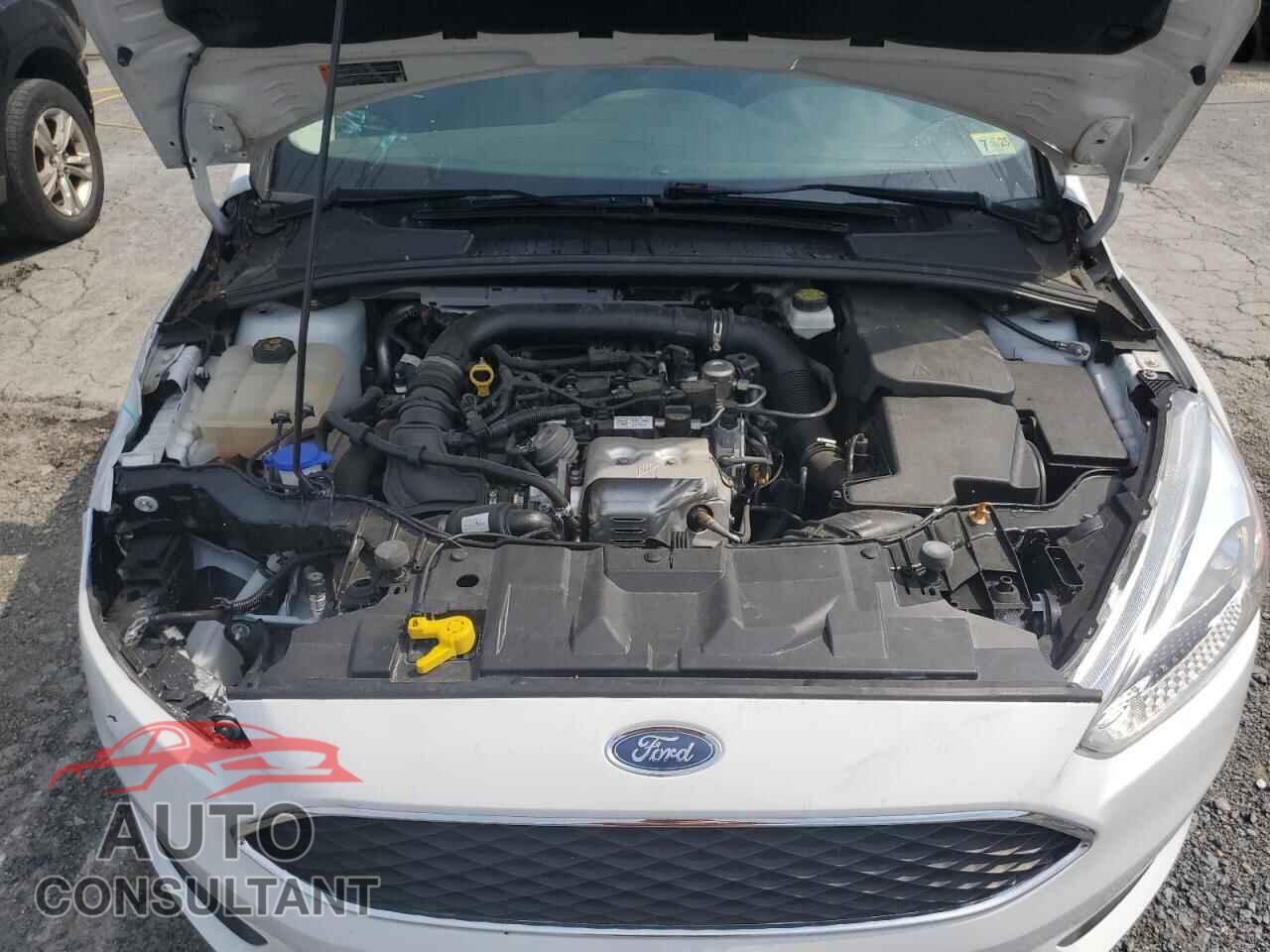 FORD FOCUS 2018 - 1FADP3FE2JL299532