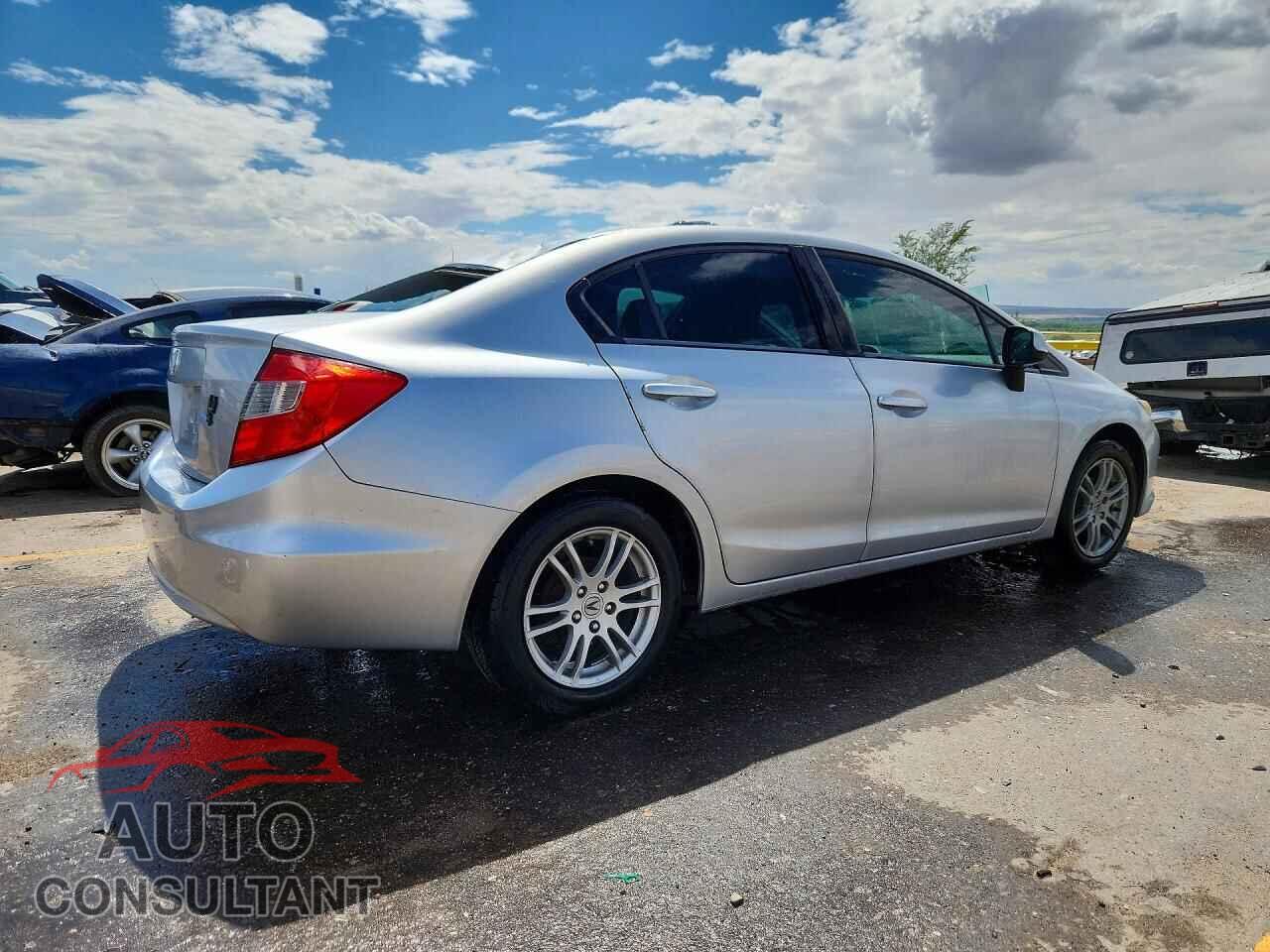 HONDA CIVIC 2012 - 2HGFB2F53CH591610