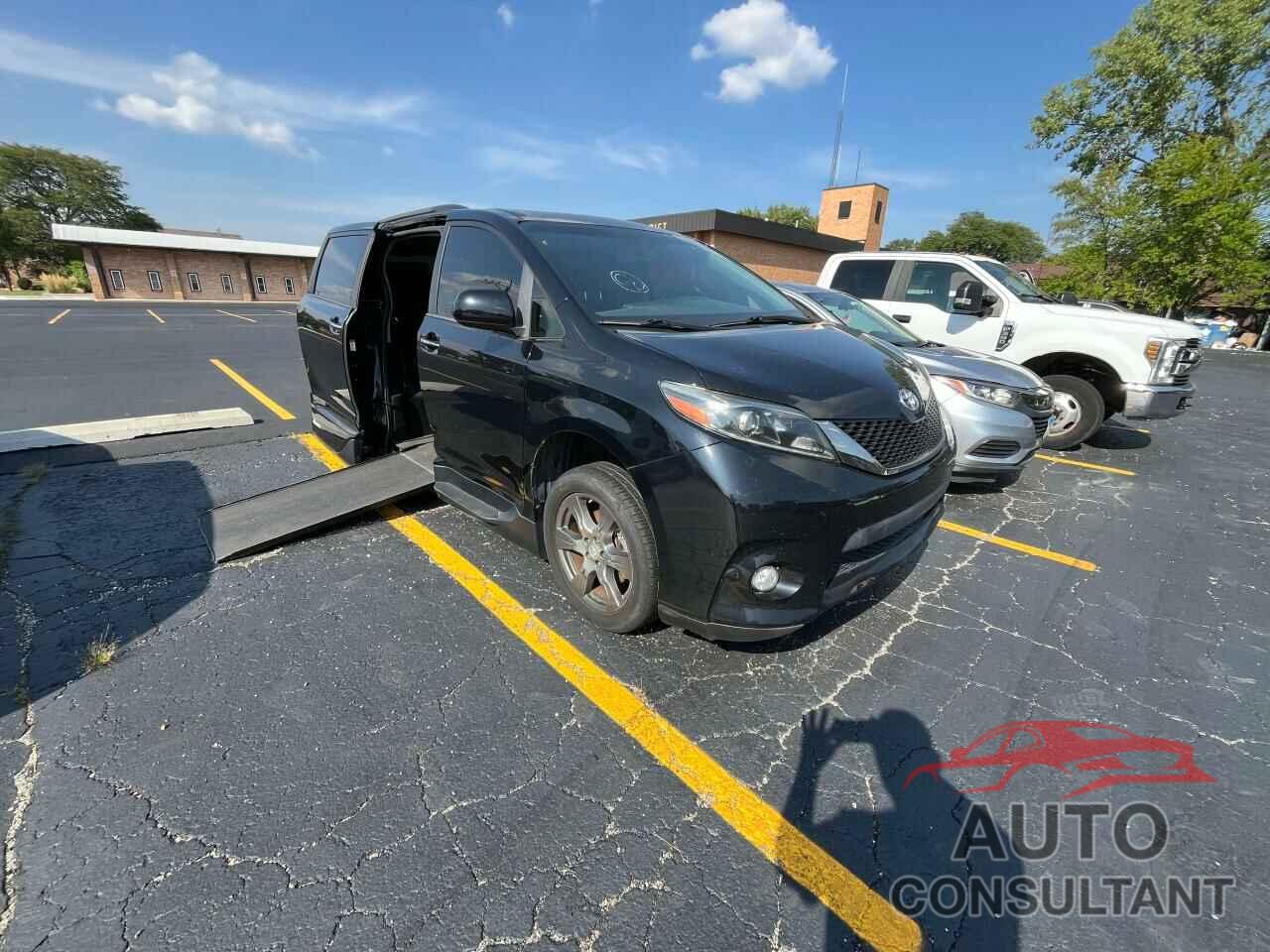 TOYOTA SIENNA 2017 - 5TDXZ3DCXHS814465