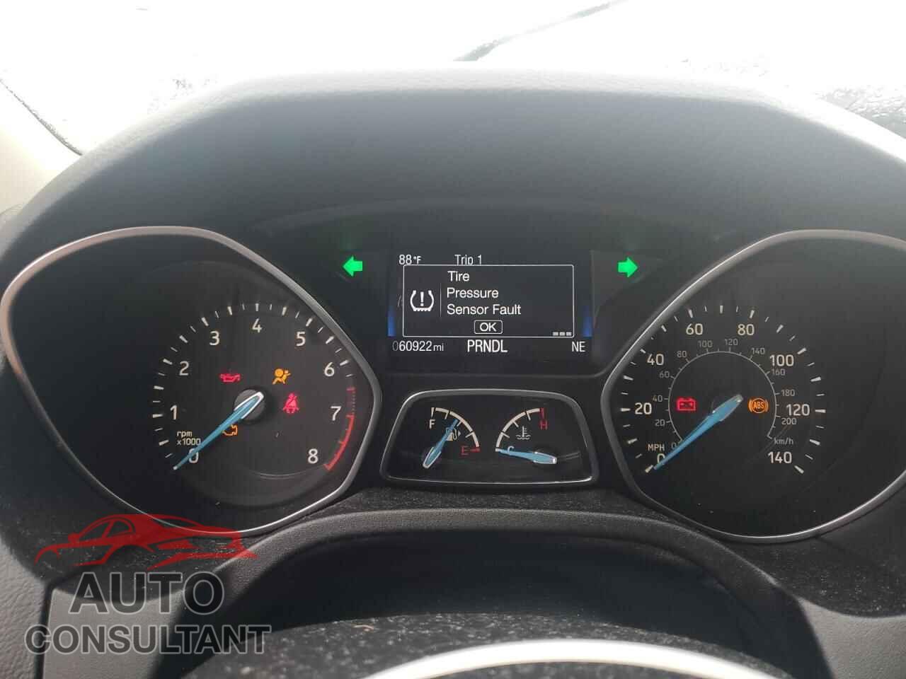 FORD FOCUS 2015 - 1FADP3F23FL376342