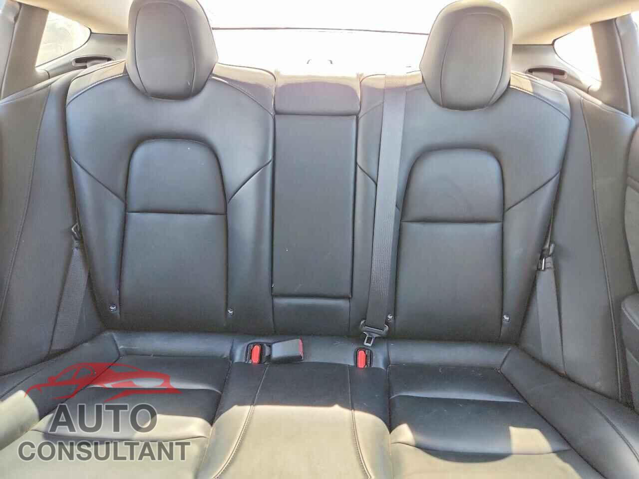TESLA MODEL 3 2018 - 5YJ3E1EA5JF023718