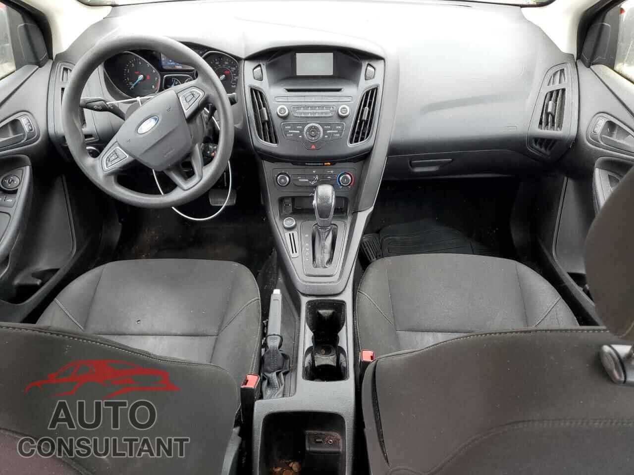 FORD FOCUS 2015 - 1FADP3E25FL280035