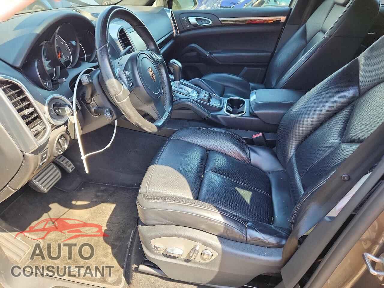 PORSCHE CAYENNE 2012 - WP1AB2A24CLA50055