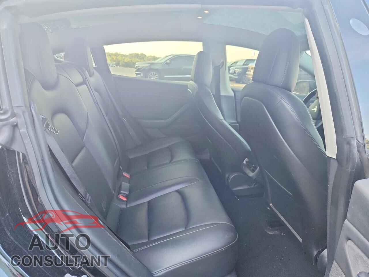 TESLA MODEL 3 2019 - 5YJ3E1EBXKF208535
