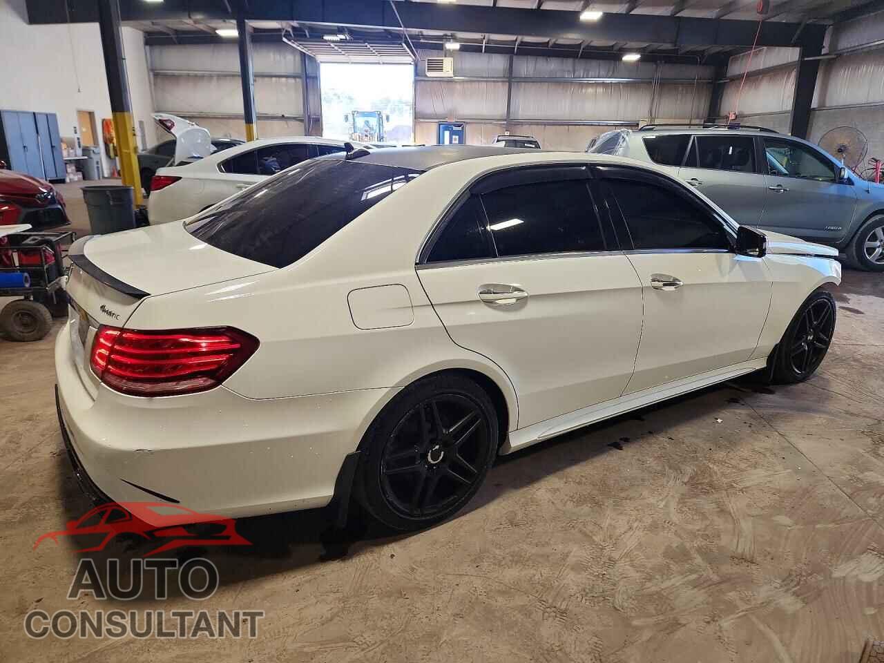 MERCEDES-BENZ E-CLASS 2014 - WDDHF8JB1EB008979