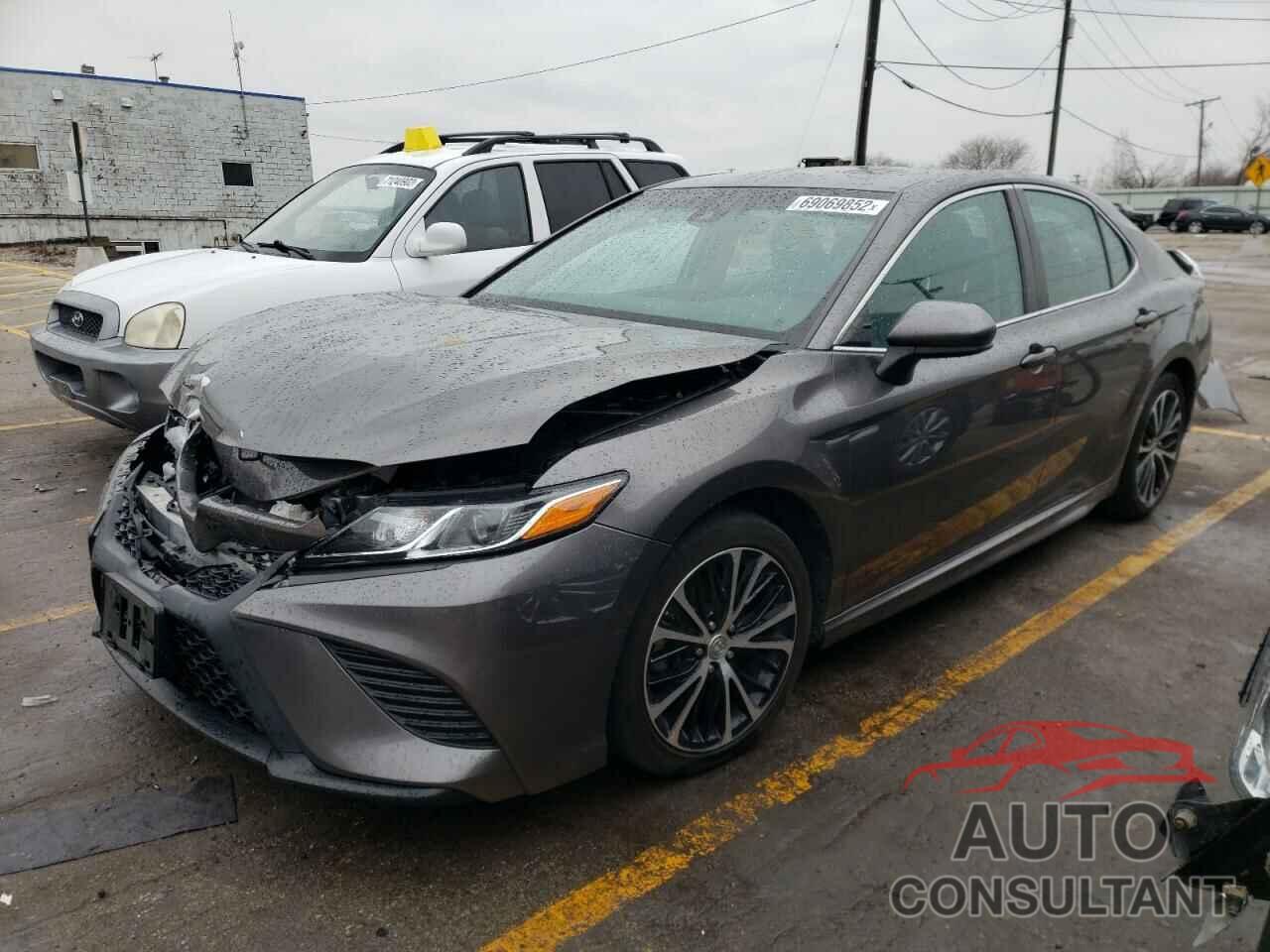 TOYOTA CAMRY 2018 - 4T1B11HK3JU128319