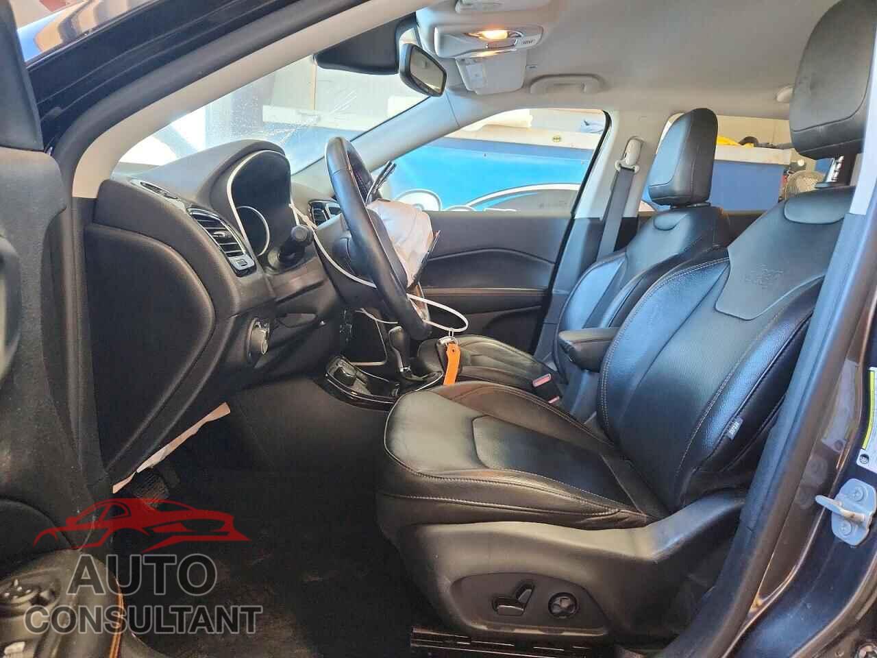 JEEP COMPASS 2019 - 3C4NJDCB5KT752936