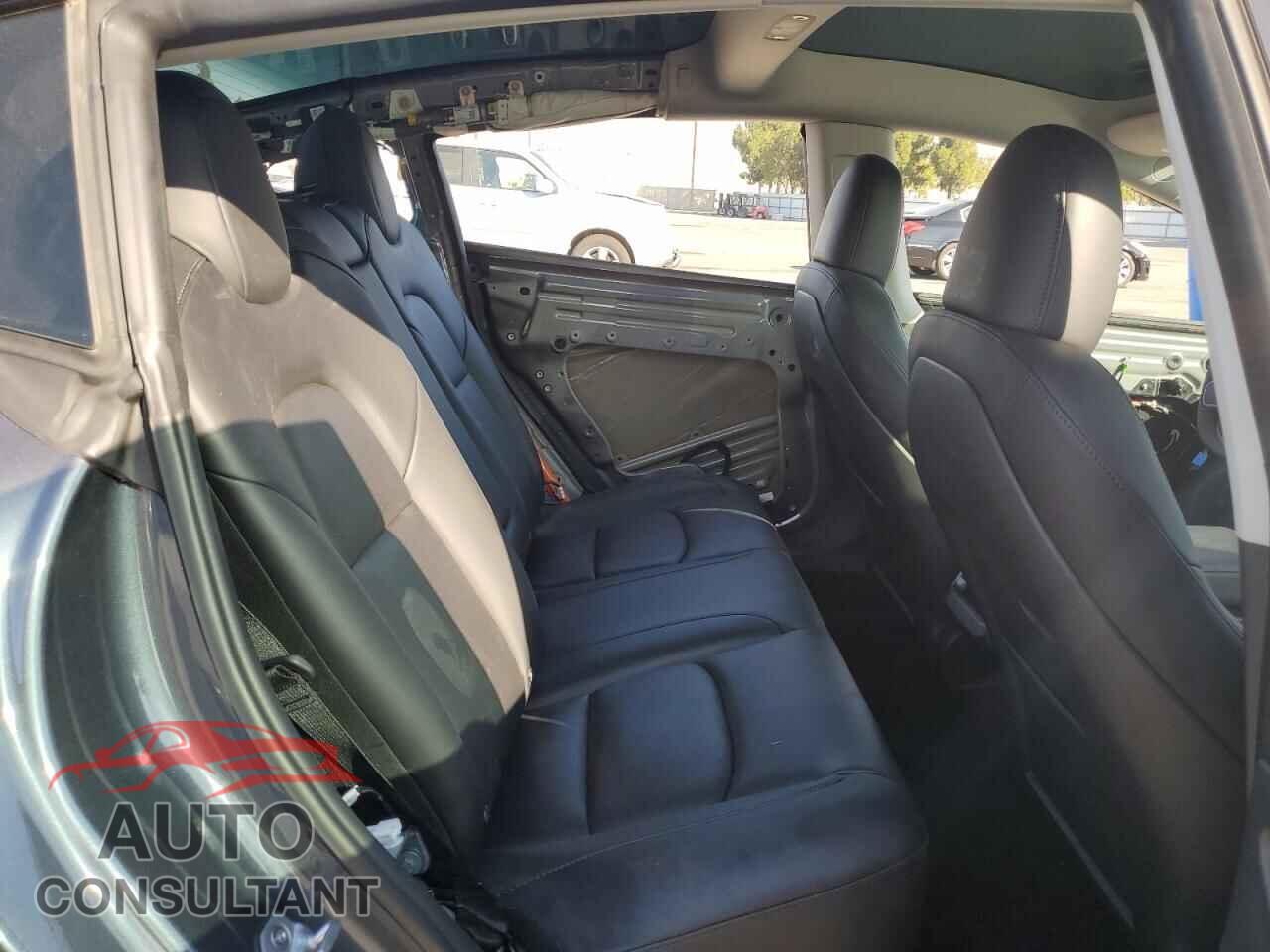 TESLA MODEL 3 2023 - 5YJ3E1EAXPF689529