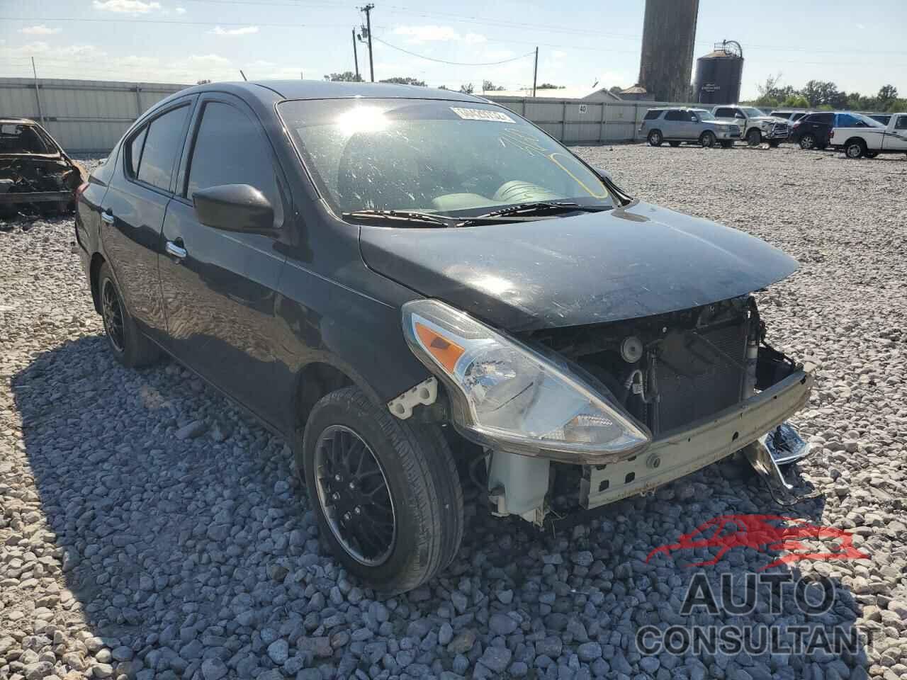 NISSAN VERSA 2018 - 3N1CN7AP4JL817563