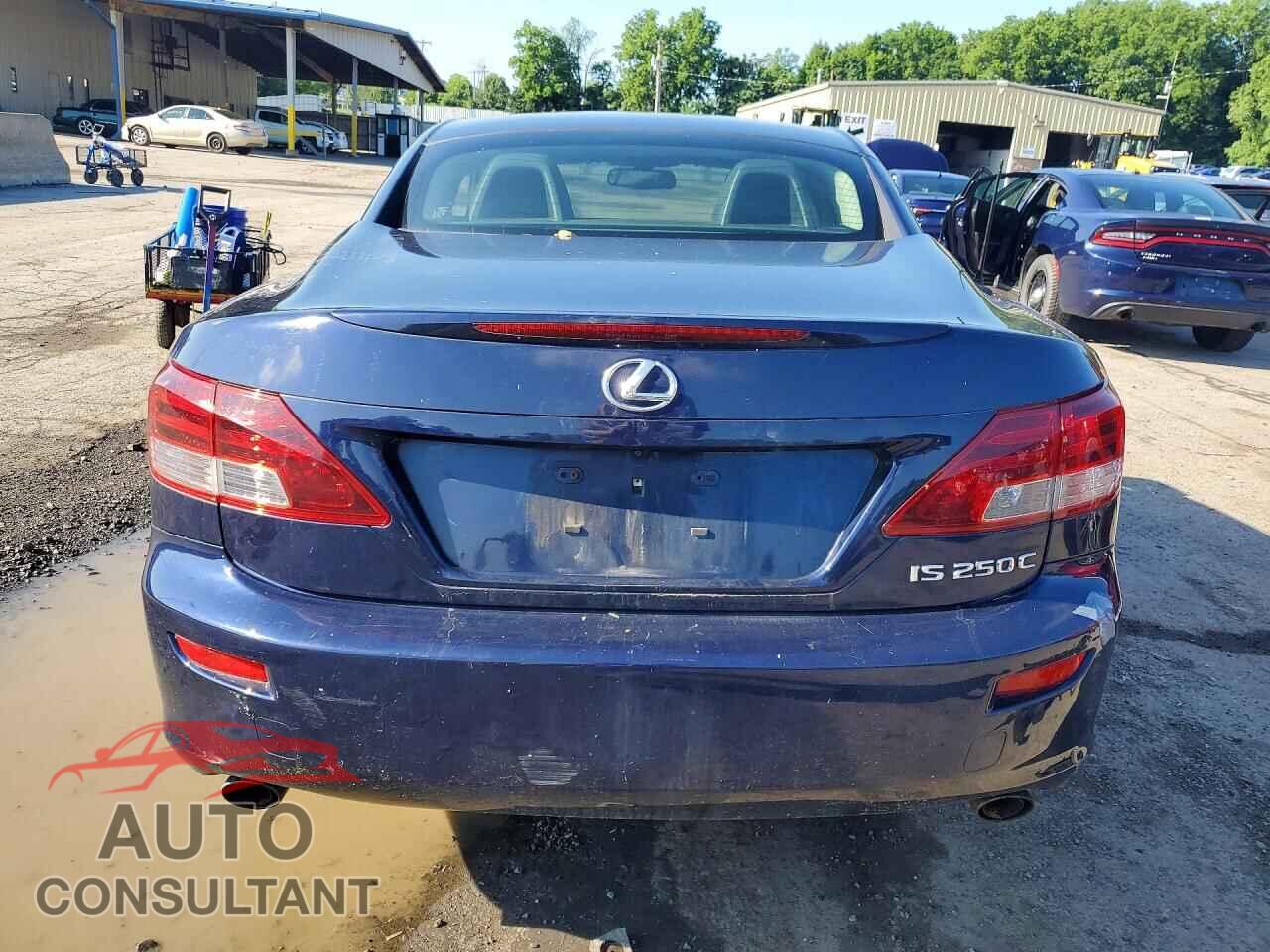 LEXUS IS 2011 - JTHFF2C28B2520082