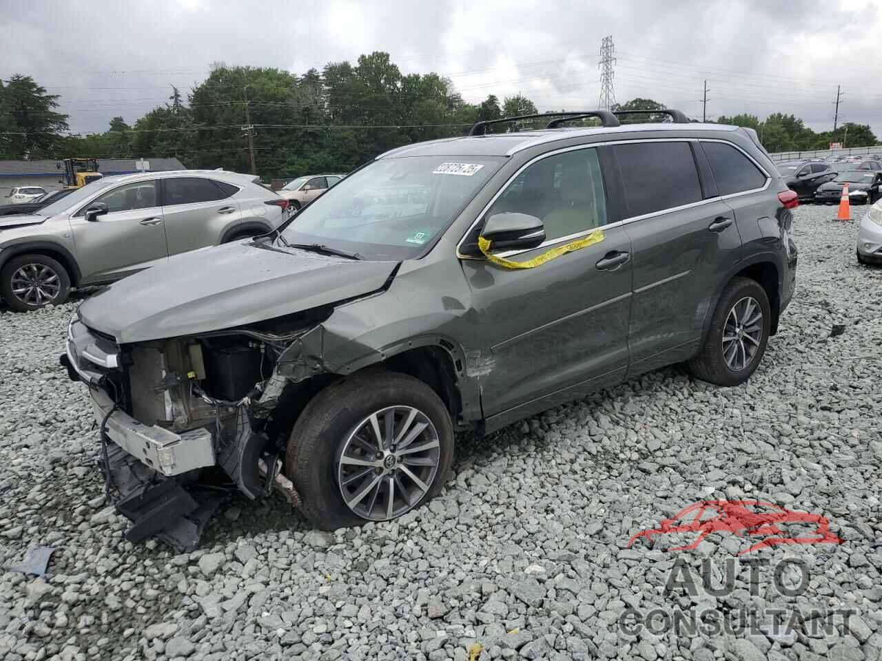 TOYOTA HIGHLANDER 2018 - 5TDJZRFH8JS888491