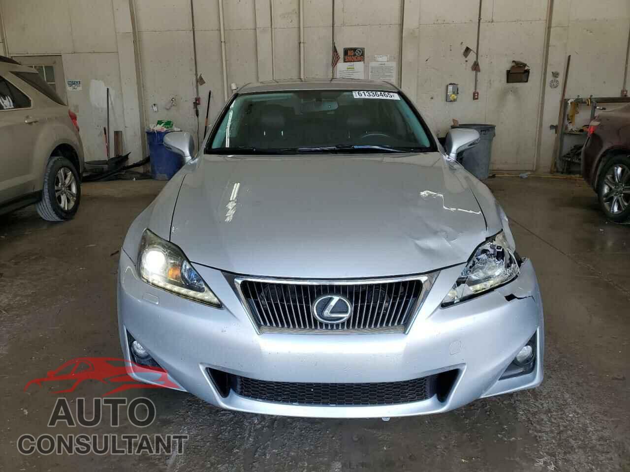 LEXUS IS 2011 - JTHCE5C24B5000693