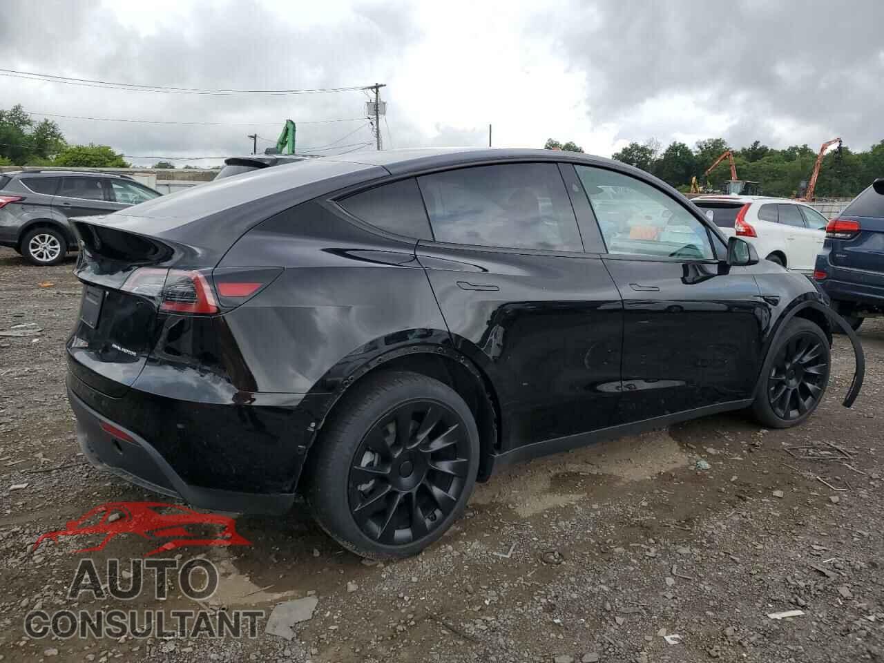 TESLA MODEL Y 2023 - 7SAYGDEE3PF874920
