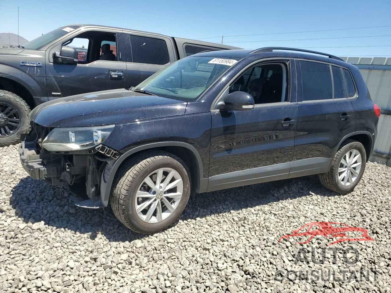 VOLKSWAGEN TIGUAN 2017 - WVGAV7AX5HK052343