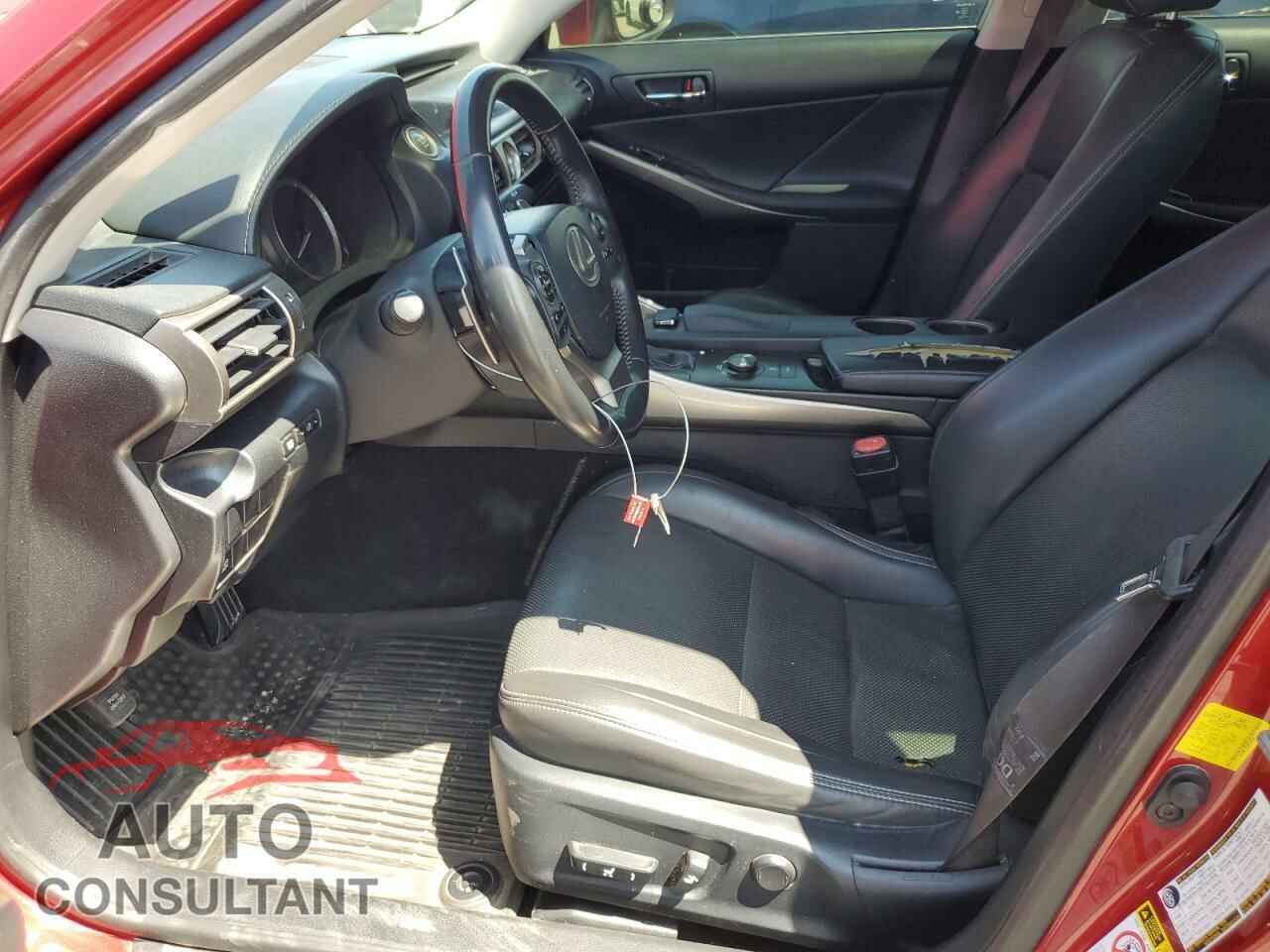 LEXUS IS 2015 - JTHBF1D29F5050432