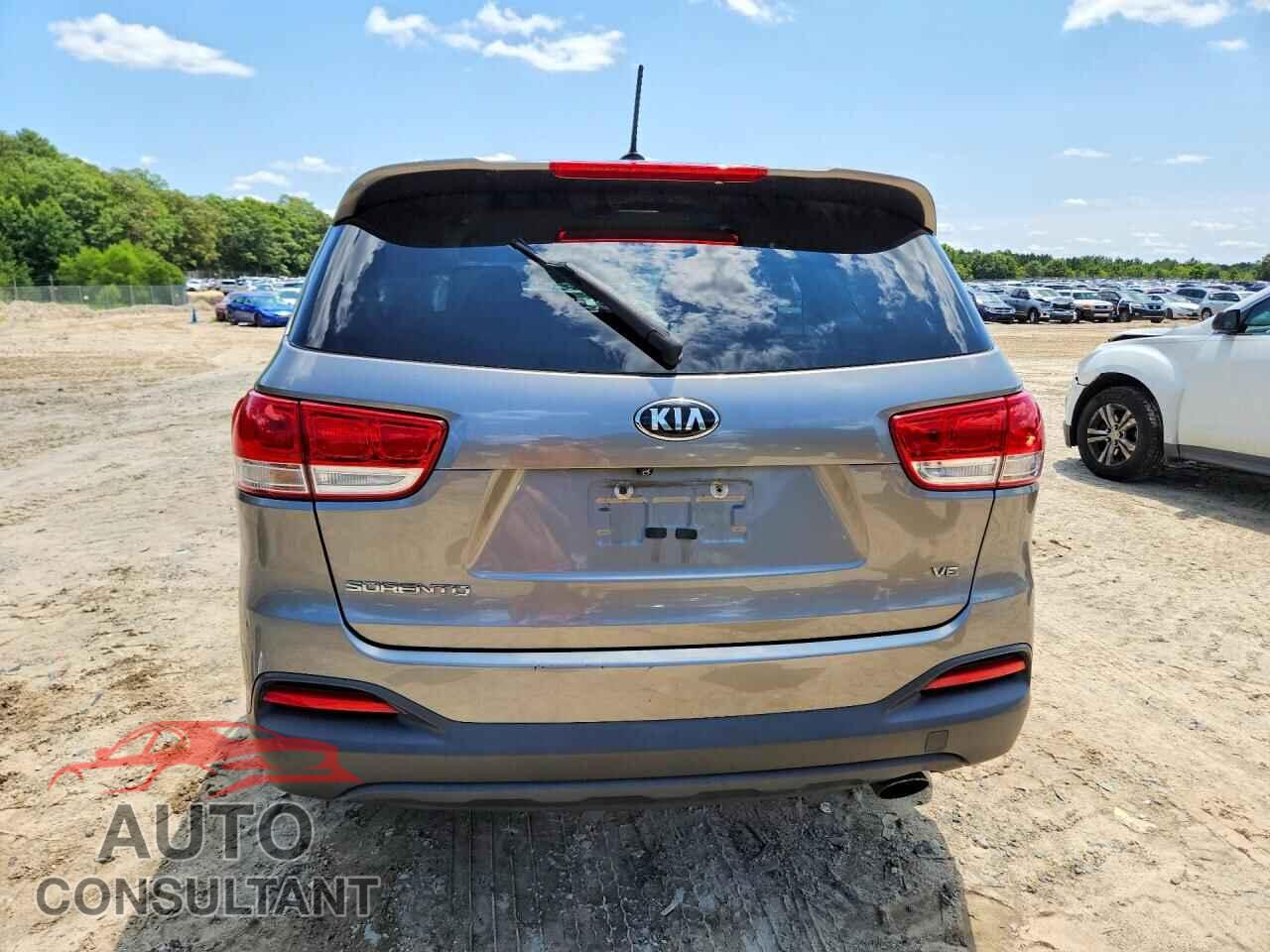 KIA SORENTO 2017 - 5XYPGDA55HG208327