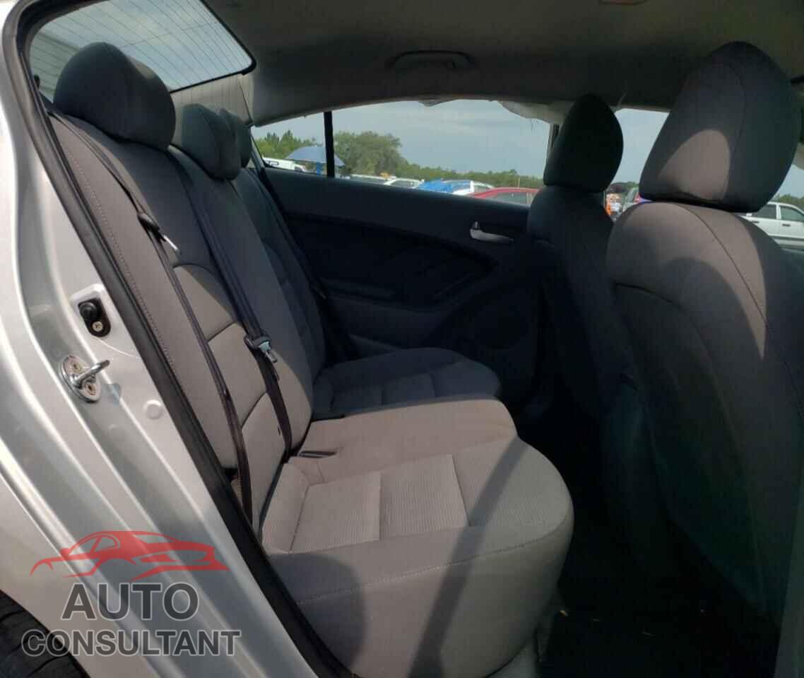KIA FORTE 2017 - 3KPFK4A70HE078143