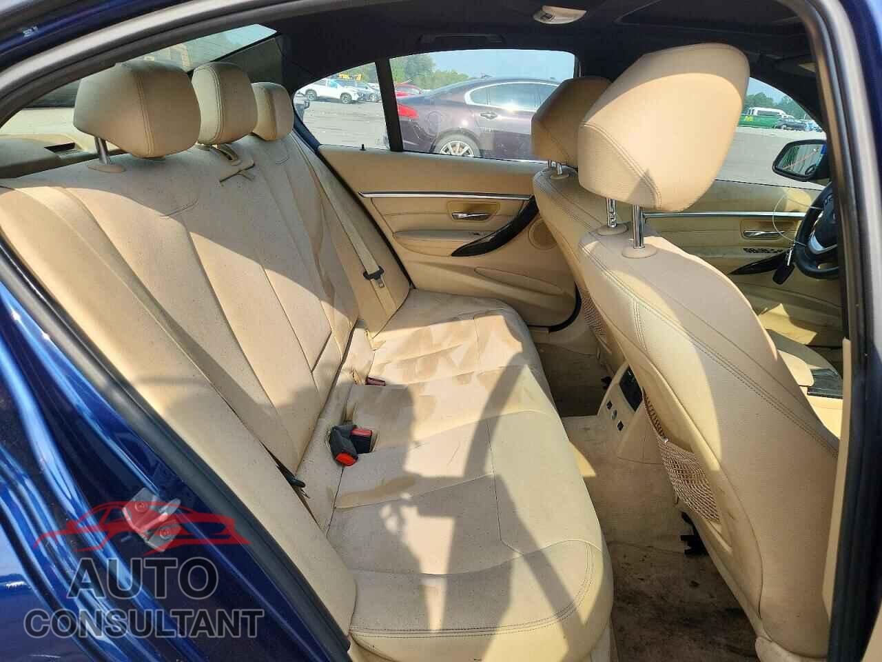 BMW 3 SERIES 2016 - WBA8E3G51GNU01509