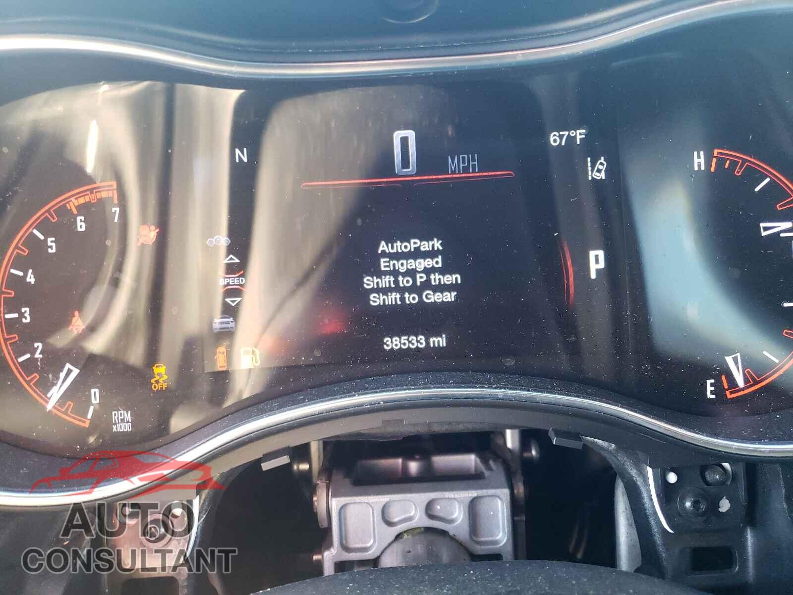 DODGE DURANGO 2018 - 1C4SDJET9JC101107