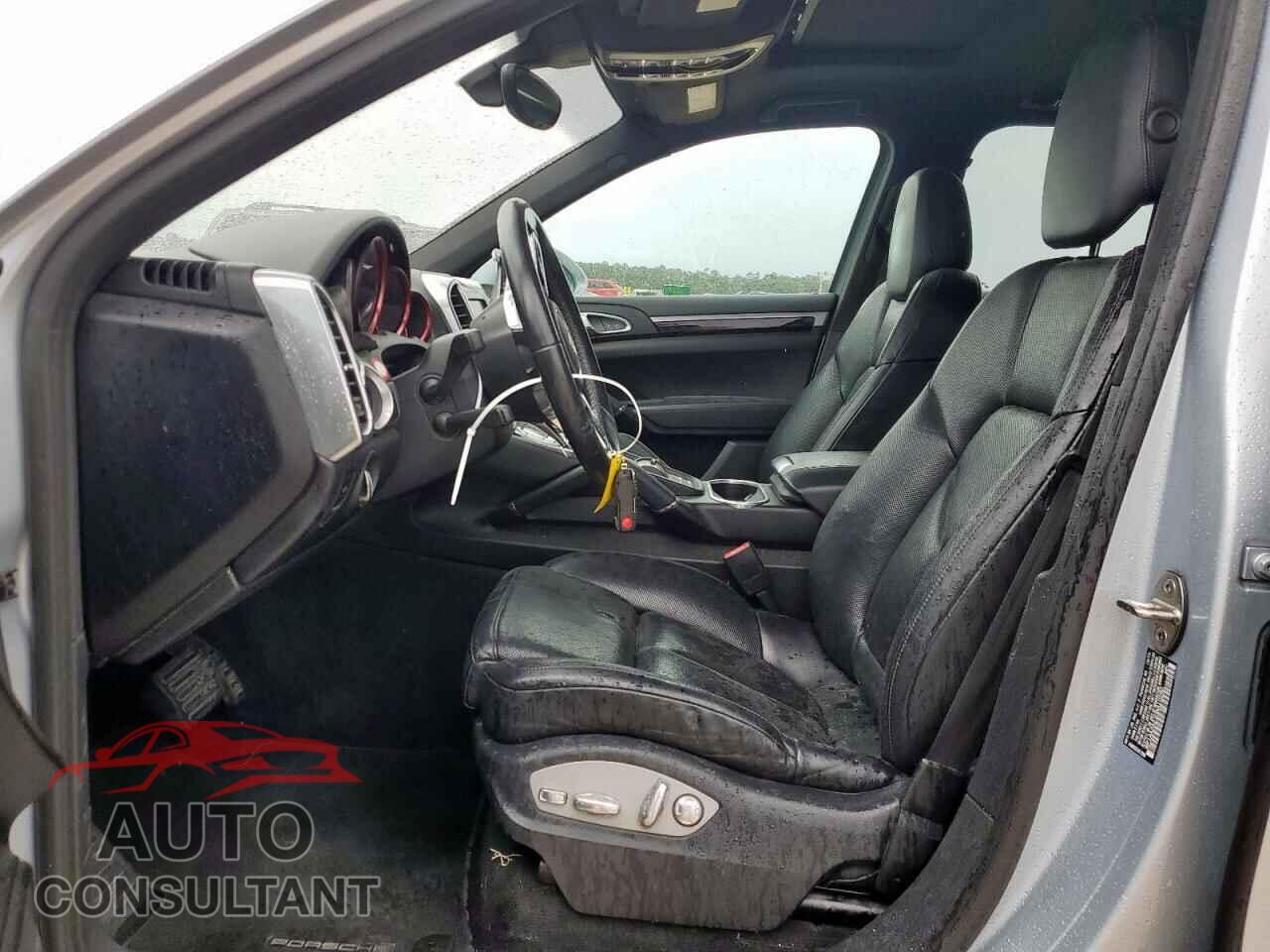 PORSCHE CAYENNE 2016 - WP1AA2A23GKA10290