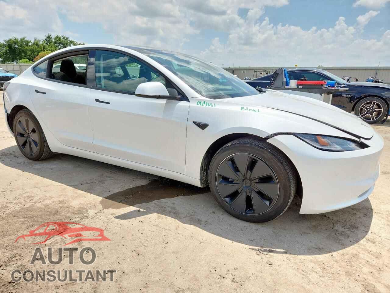 TESLA MODEL 3 2025 - 5YJ3E1EA2SF904197