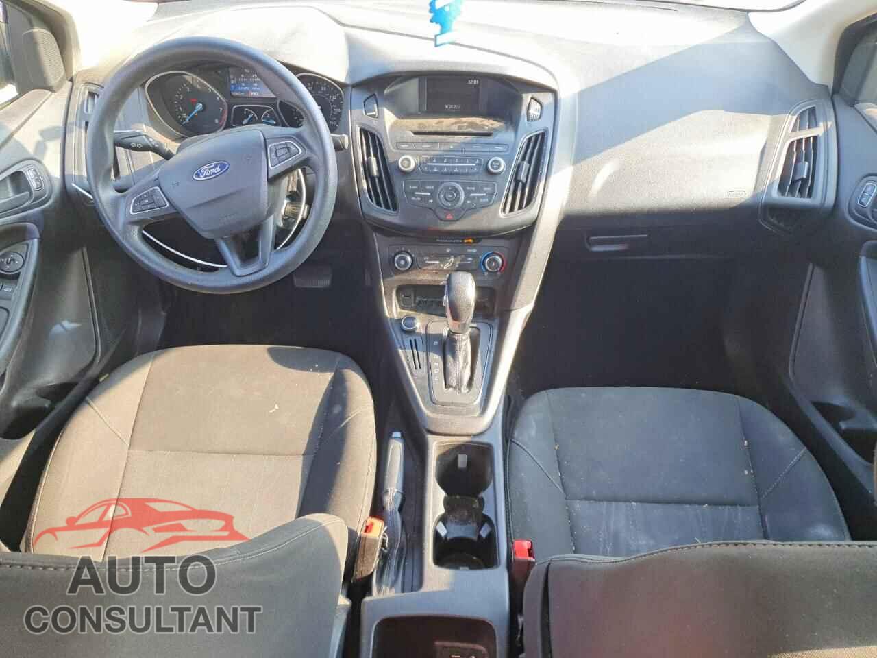 FORD FOCUS 2017 - 1FADP3E25HL328958