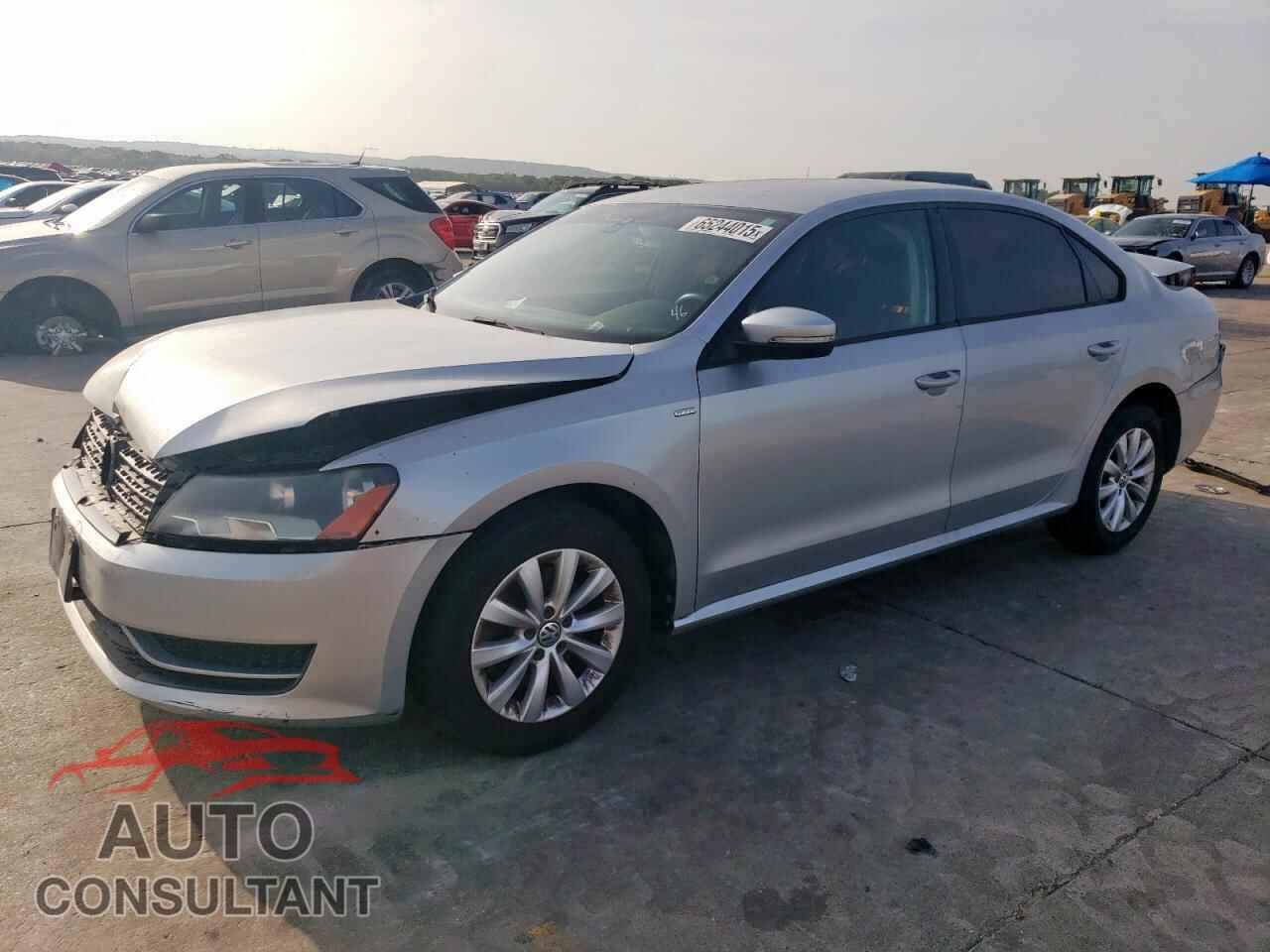 VOLKSWAGEN PASSAT 2015 - 1VWAT7A37FC020019