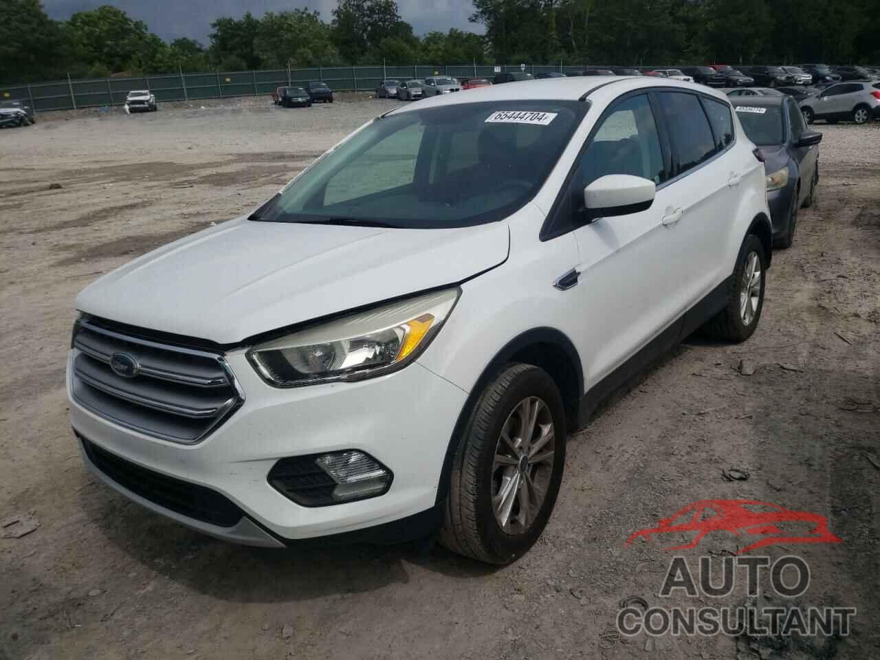 FORD ESCAPE 2017 - 1FMCU0GD2HUD81523