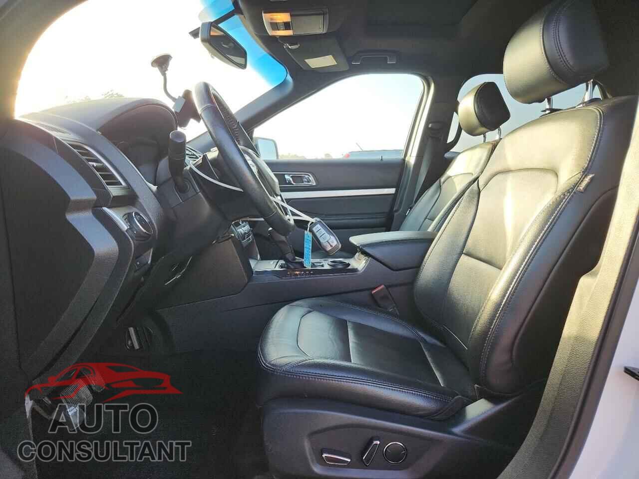 FORD EXPLORER 2017 - 1FM5K7D84HGB52046