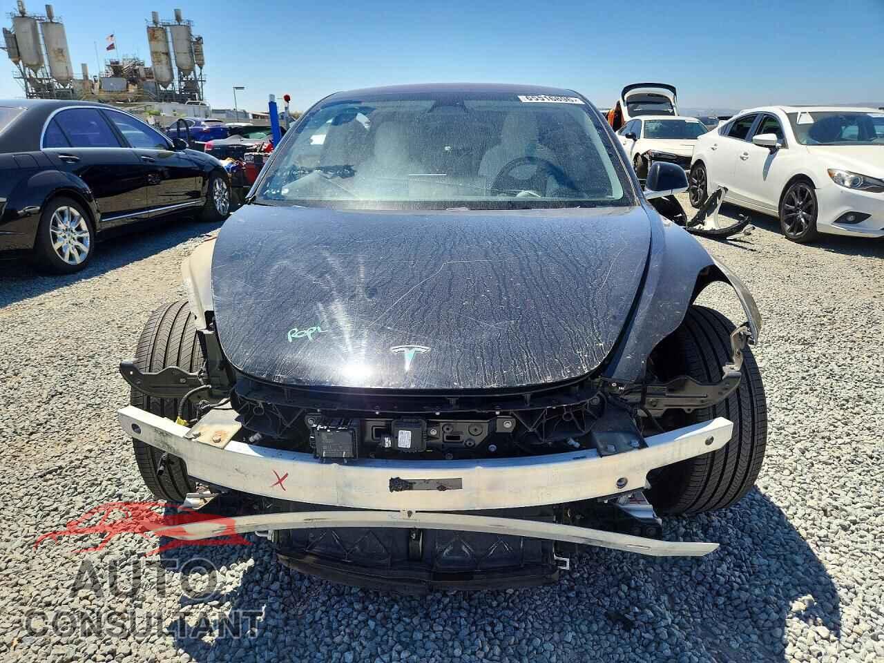TESLA MODEL 3 2018 - 5YJ3E1EA0JF155253