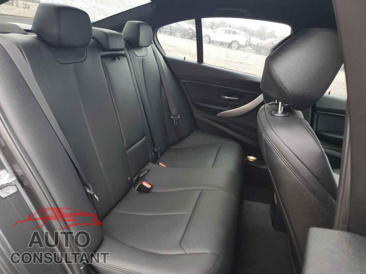 BMW 3 SERIES 2016 - WBA8E1G58GNU10034