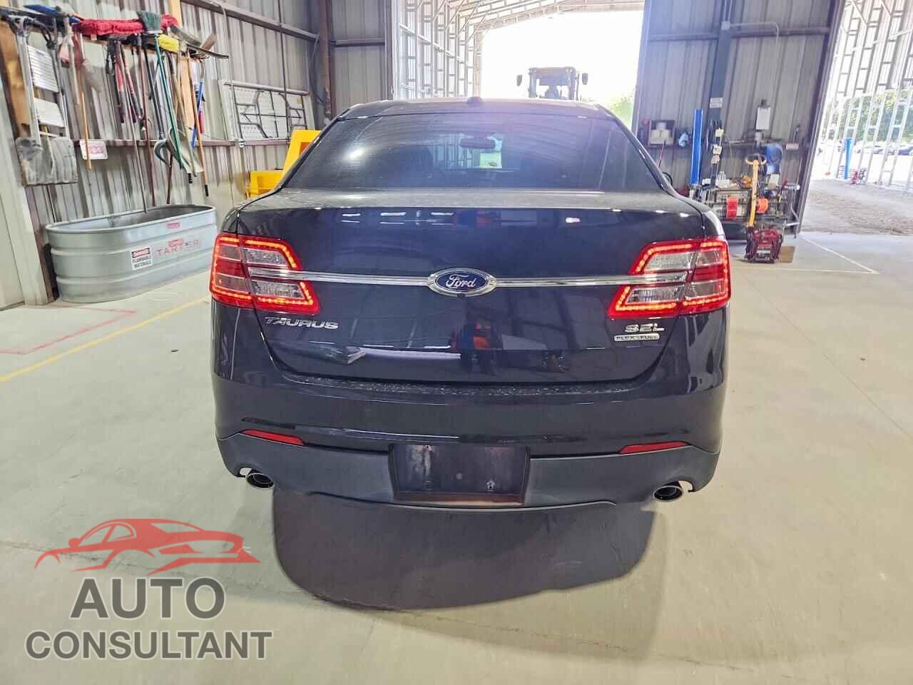 FORD TAURUS 2015 - 1FAHP2E82FG161092