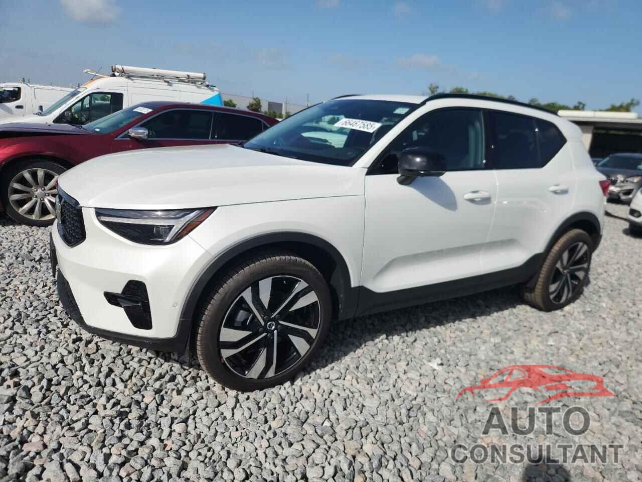 VOLVO XC40 PLUS 2025 - YV4L12UC9S2456433