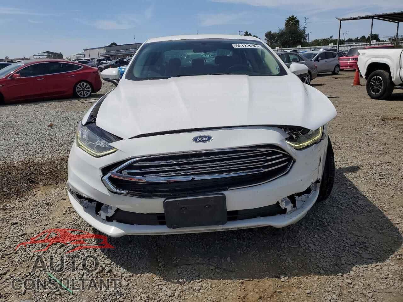 FORD FUSION 2017 - 3FA6P0LU8HR323640