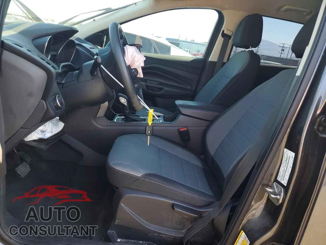 FORD ESCAPE 2017 - 1FMCU0F74HUB44706