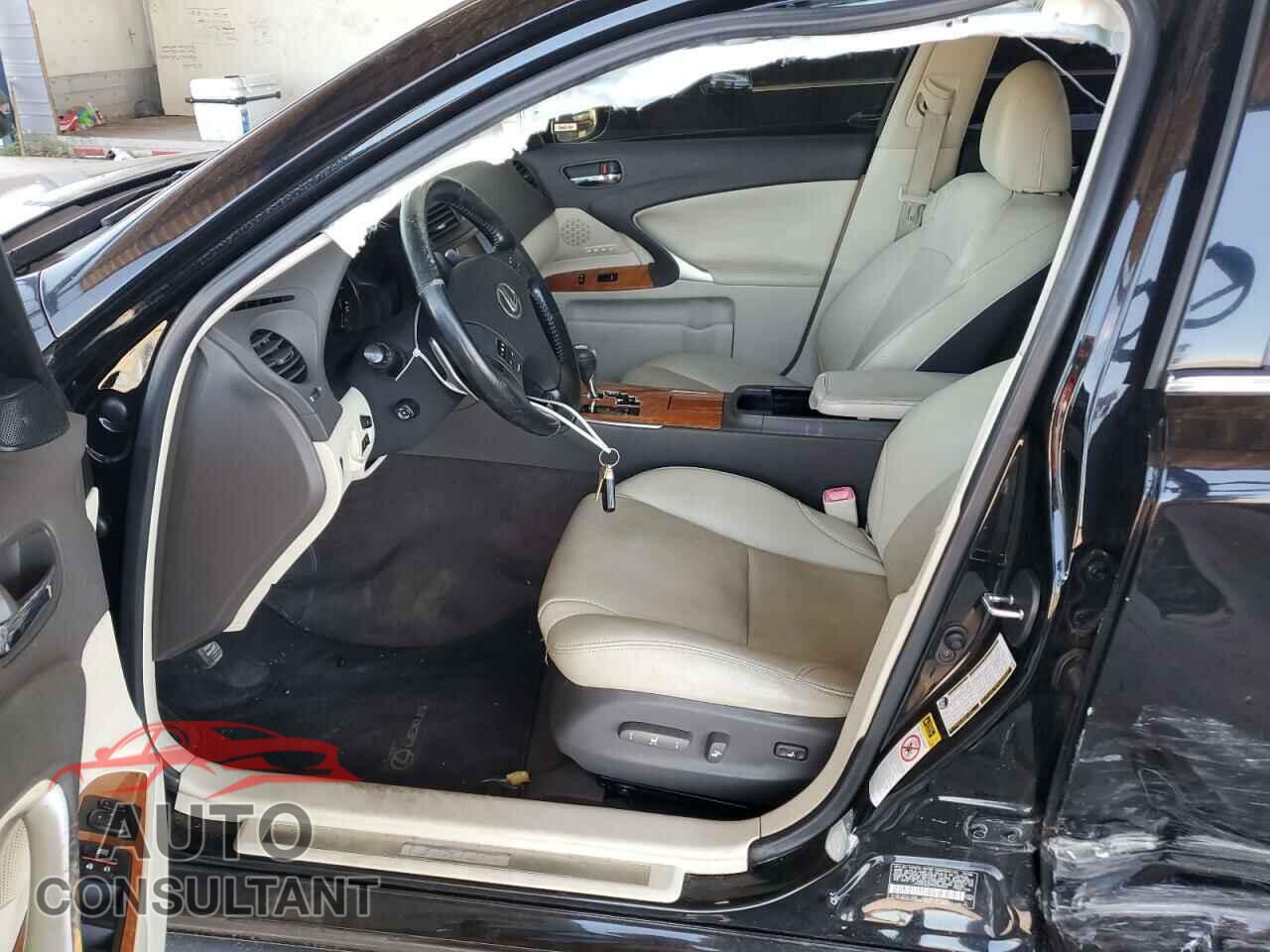 LEXUS IS 2009 - JTHCK262095030545