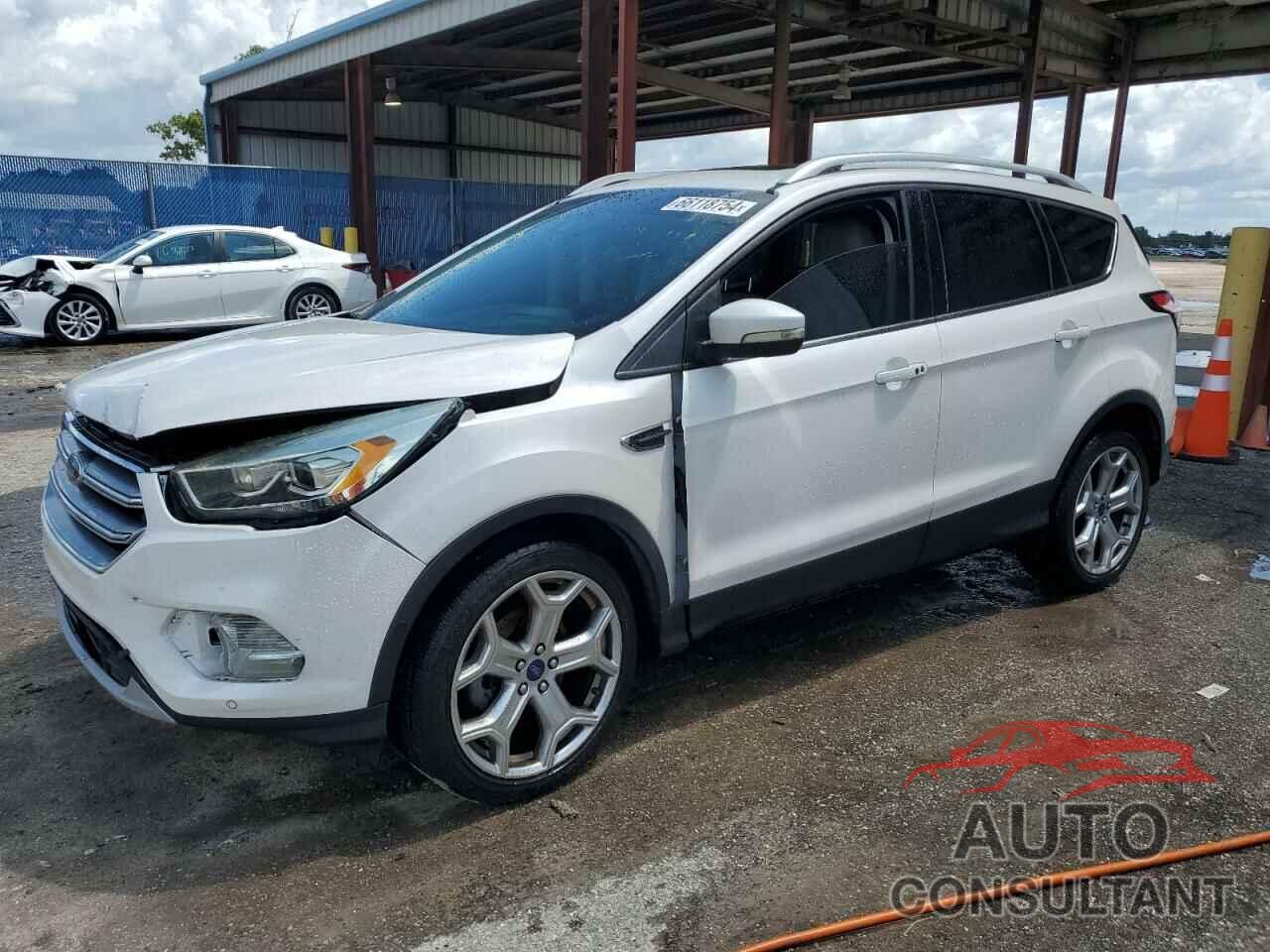 FORD ESCAPE 2017 - 1FMCU0JD5HUD04721