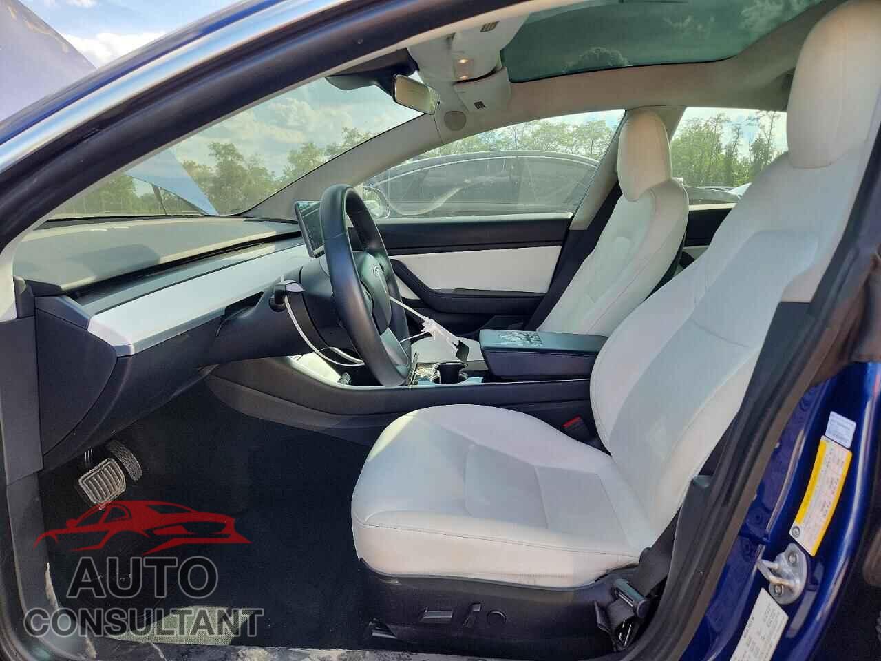 TESLA MODEL 3 2020 - 5YJ3E1EA0LF615871