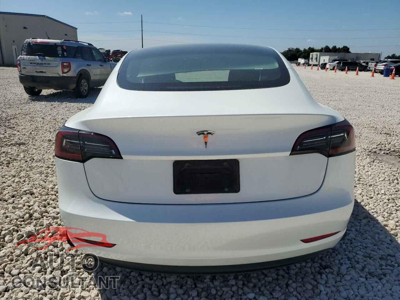 TESLA MODEL 3 2023 - 5YJ3E1EA0PF598267