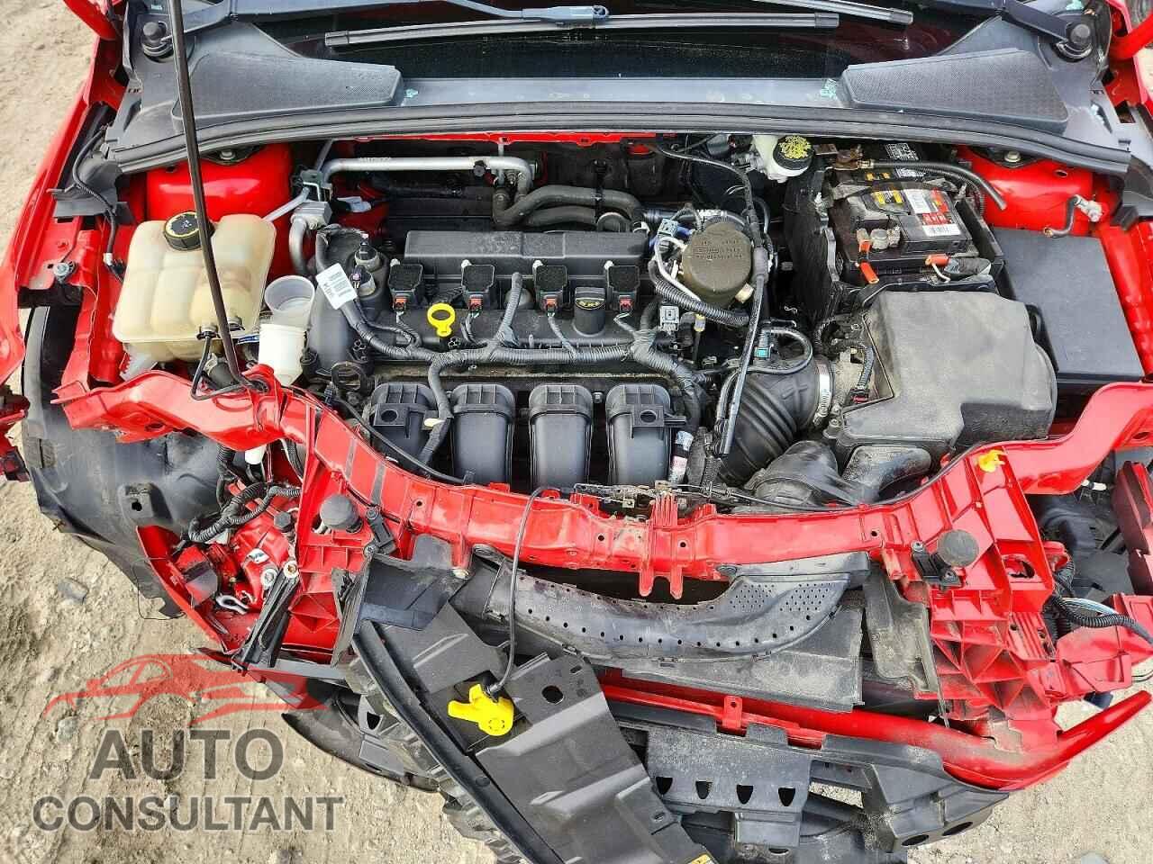 FORD FOCUS 2015 - 1FADP3F21FL206271