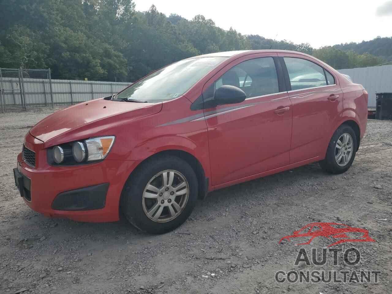 CHEVROLET SONIC 2013 - 1G1JC5SH9D4172093