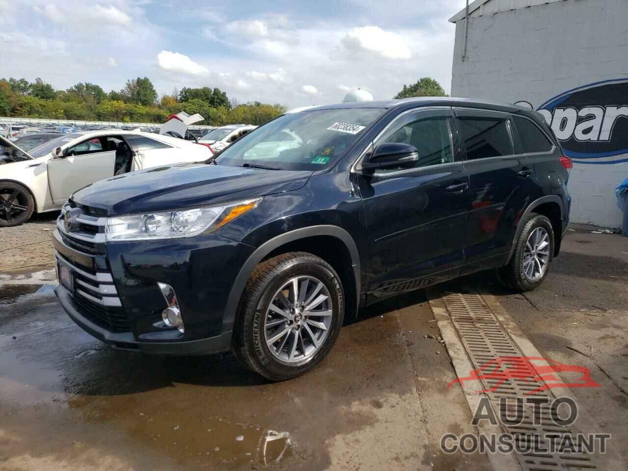 TOYOTA HIGHLANDER 2018 - 5TDJZRFH8JS870749