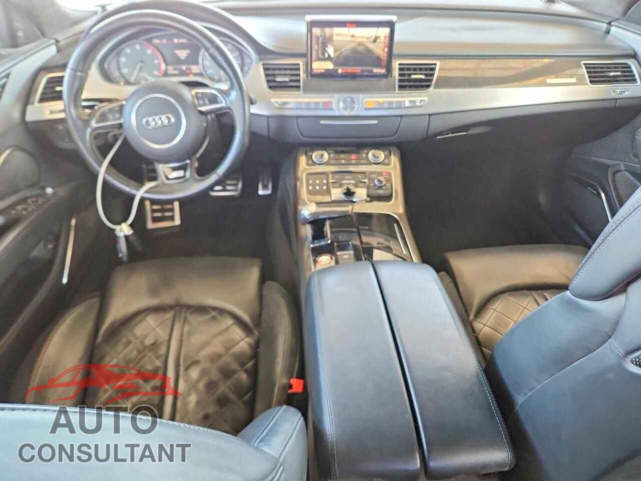 AUDI S8 2013 - WAUD2AFD1DN033932