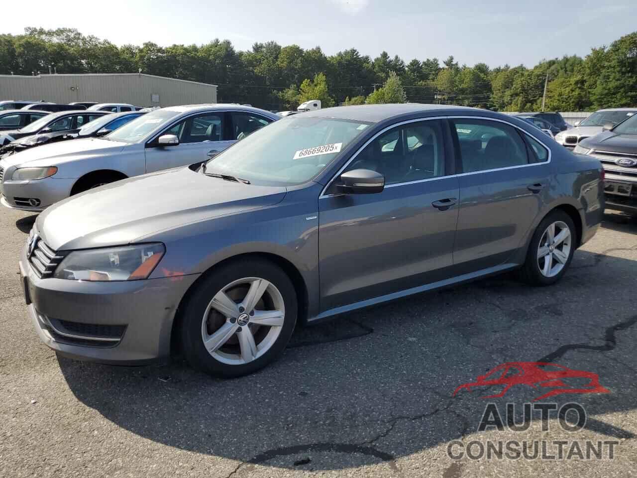 VOLKSWAGEN PASSAT 2014 - 1VWAT7A32EC022047