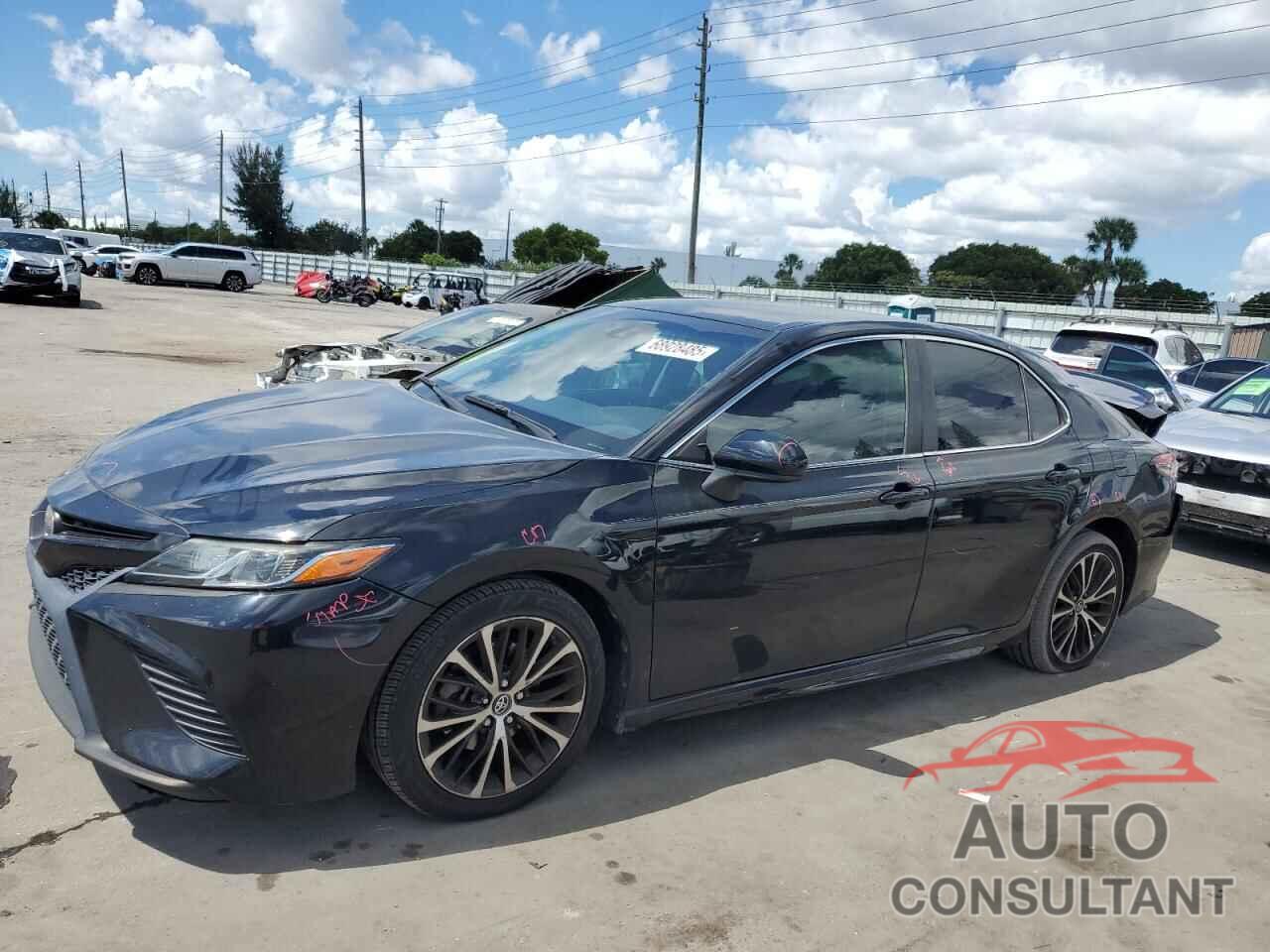 TOYOTA CAMRY 2018 - 4T1B11HK7JU117906